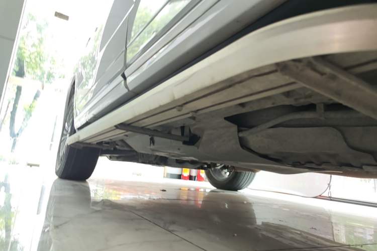 Used CHANGAN CS95 2021 2.0T Two-Wheel Drive Luxury Version Left Side Sill