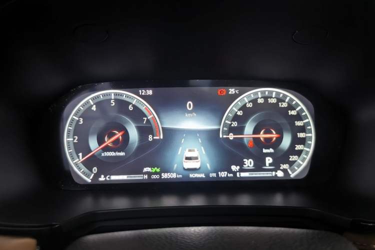 Used CHANGAN CS95 2021 2.0T Four-Wheel Drive Premium Edition Odometer Close Up