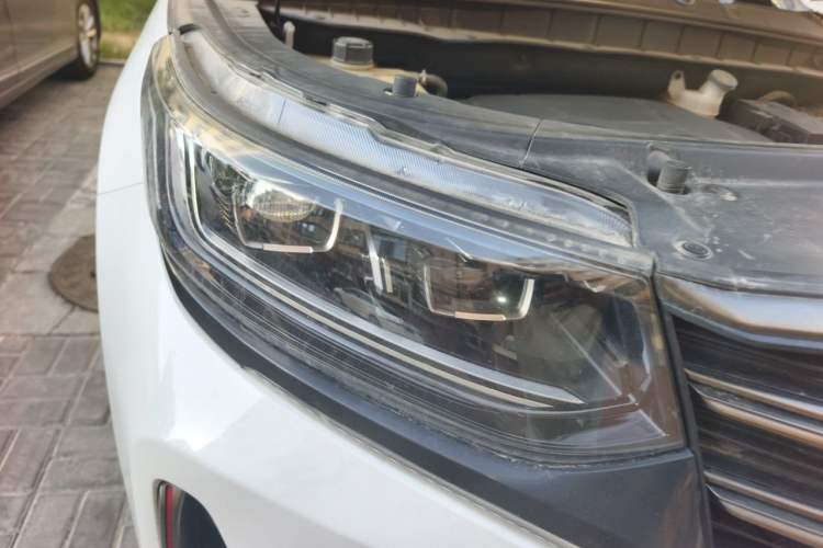 Used CHANGAN CS95 2021 2.0T Two-Wheel Drive Luxury Version Right Front Headlight