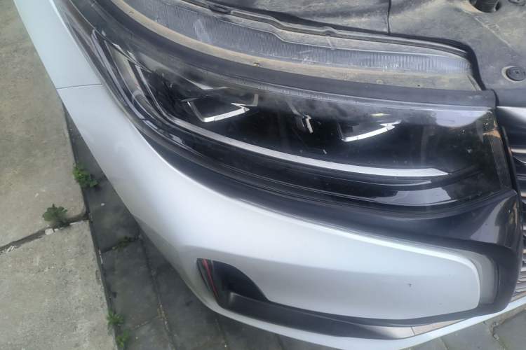 Used CHANGAN CS95 2021 2.0T Two-Wheel Drive Luxury Version Right Front Headlight