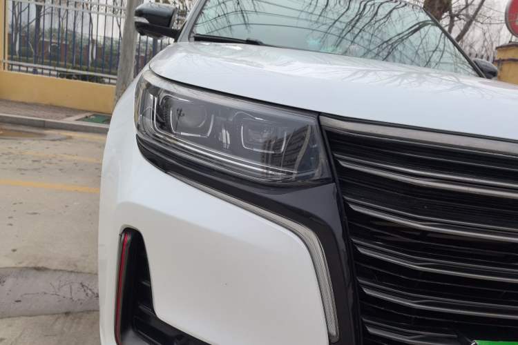 Used CHANGAN CS95 2021 2.0T Two-Wheel Drive Luxury Version Right Front Headlight