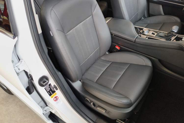 Used CHANGAN CS95 2021 2.0T Two-Wheel Drive Luxury Version Right Front Seat