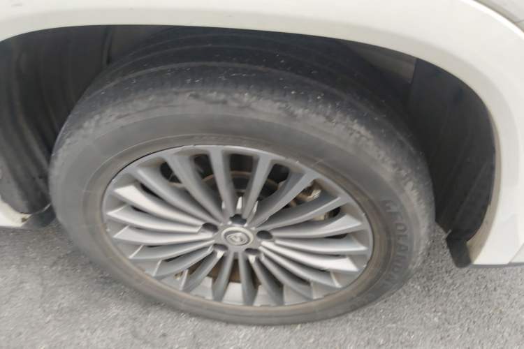 Used CHANGAN CS95 2021 2.0T Two-Wheel Drive Luxury Version Right Front Wheel Hub