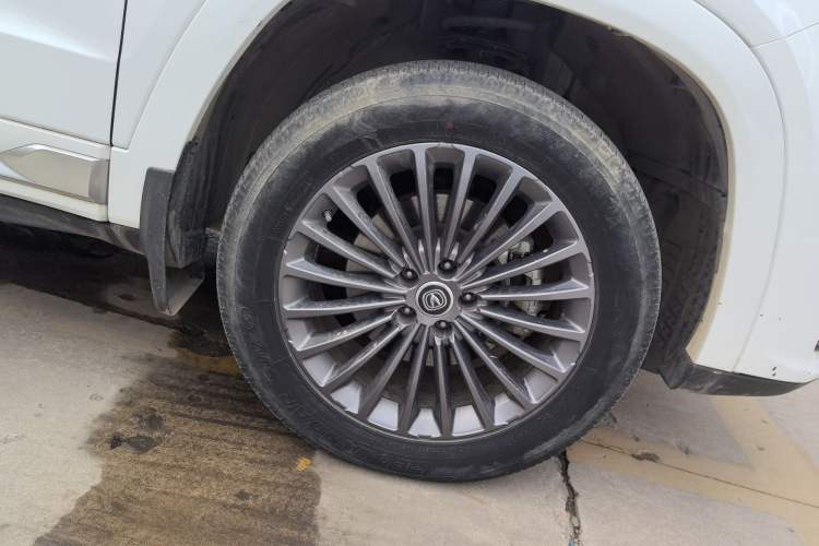 Used CHANGAN CS95 2021 2.0T Two-Wheel Drive Luxury Version Right Front Wheel Hub