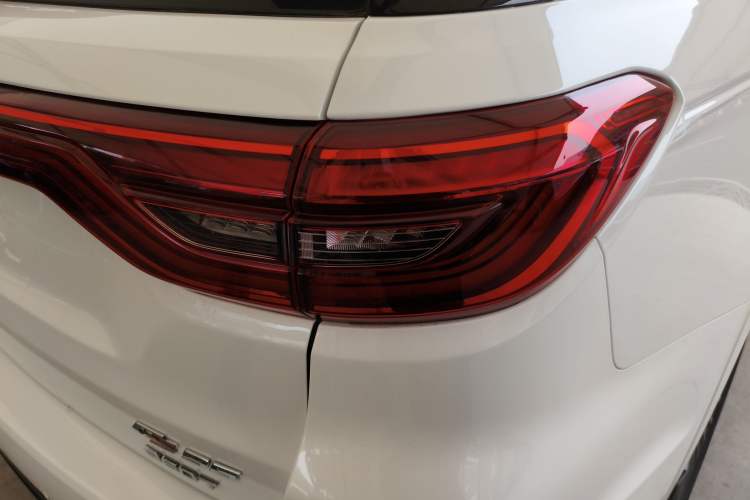 Used CHANGAN CS95 2021 2.0T Two-Wheel Drive Luxury Version Right Rear Taillight