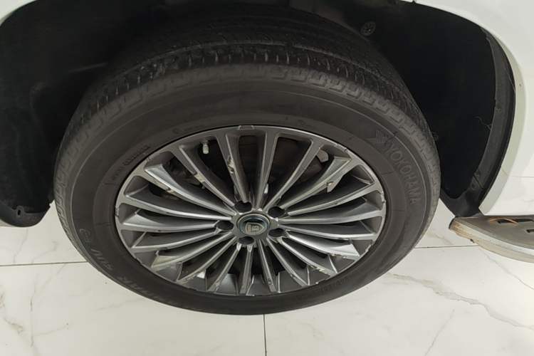 Used CHANGAN CS95 2021 2.0T Two-Wheel Drive Luxury Version Right Rear Wheel Hub