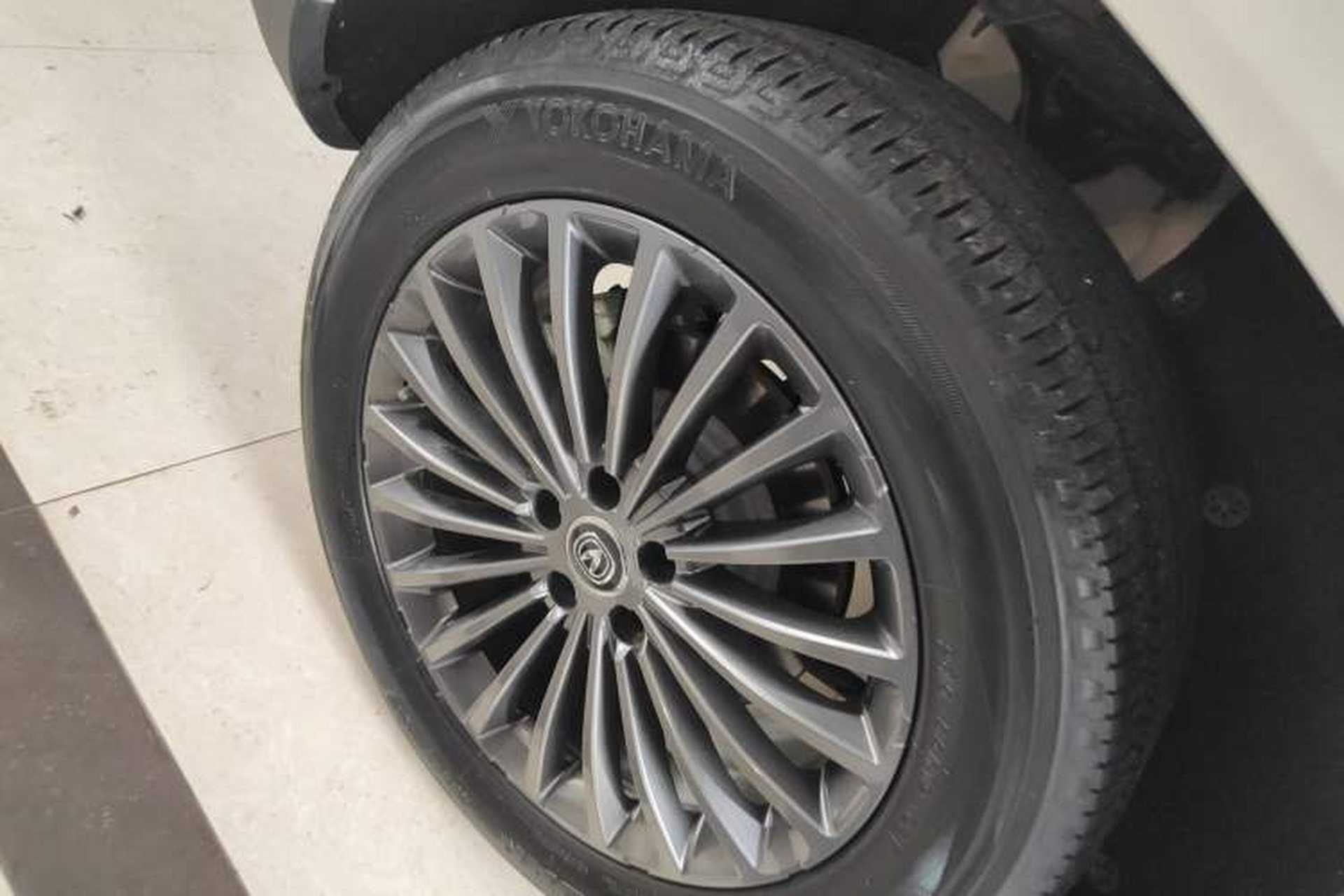 Used CHANGAN CS95 2021 2.0T Four-Wheel Drive Luxury Version Right Rear Wheel Hub