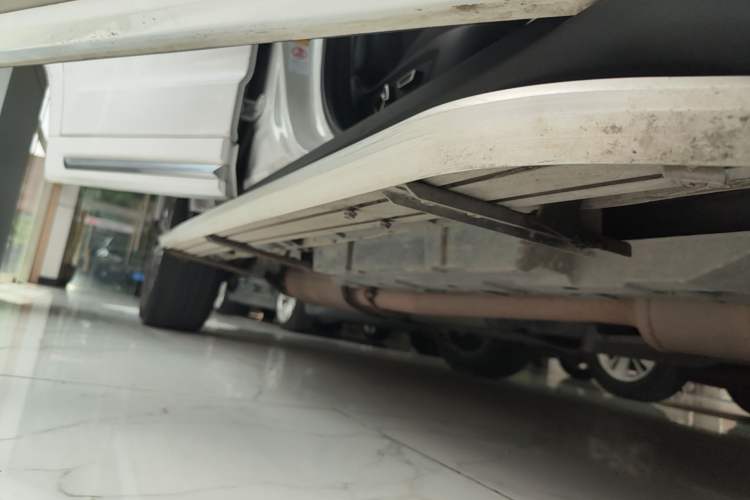 Used CHANGAN CS95 2021 2.0T Two-Wheel Drive Luxury Version Right Side Sill