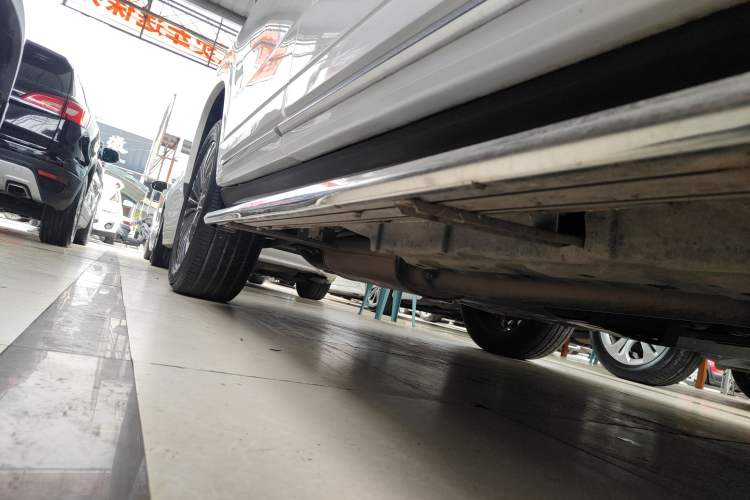 Used CHANGAN CS95 2021 2.0T Four-Wheel Drive Luxury Version Right Side Sill