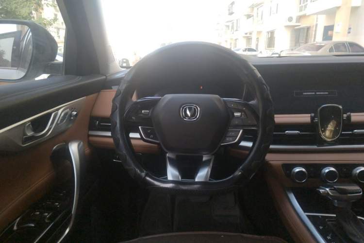 Used CHANGAN CS95 2021 2.0T Four-Wheel Drive Luxury Version Steering Wheel