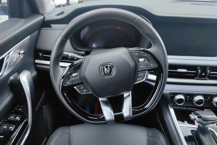 Used CHANGAN CS95 2021 2.0T Two-Wheel Drive Luxury Version Steering Wheel