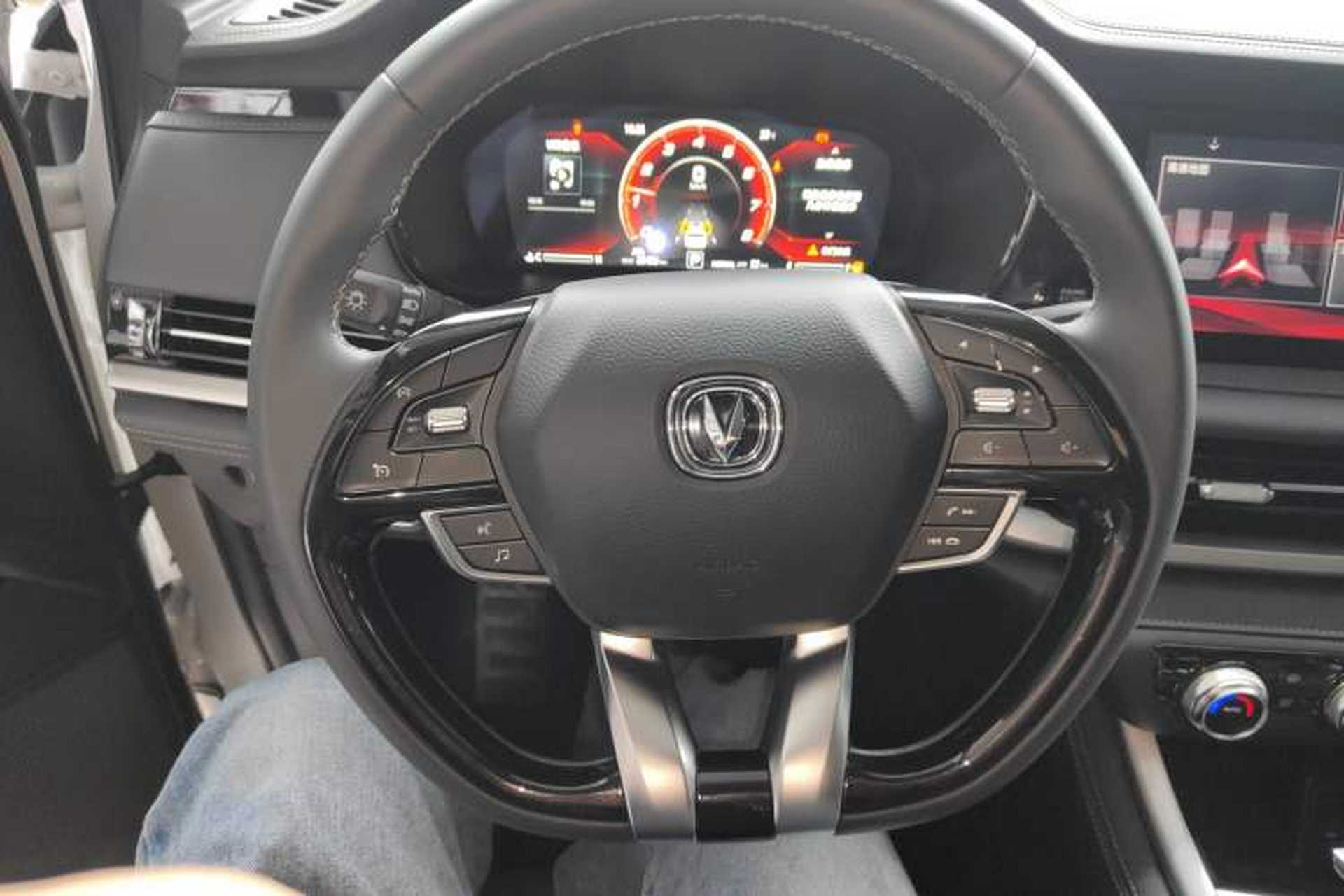 Used CHANGAN CS95 2021 2.0T Four-Wheel Drive Luxury Version Steering Wheel
