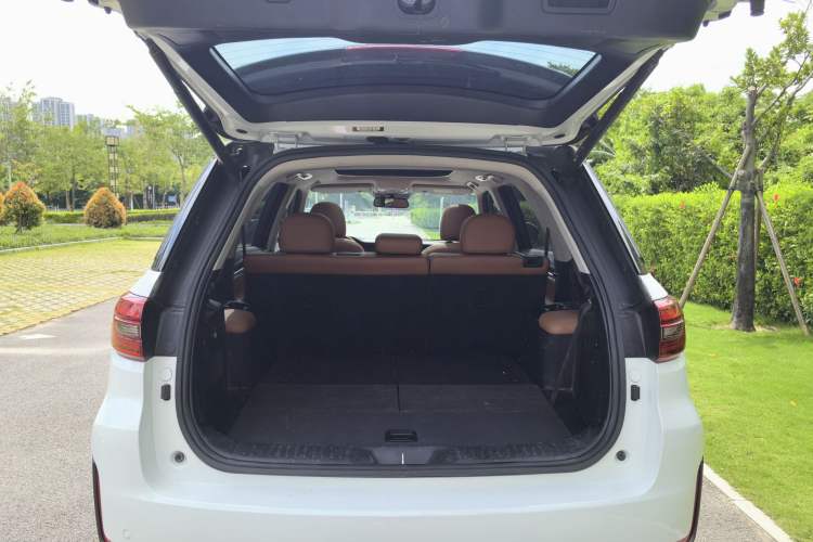 Used CHANGAN CS95 2021 2.0T Two-Wheel Drive Luxury Version Trunk