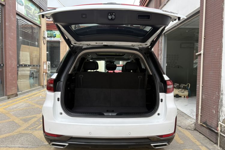 Used CHANGAN CS95 2021 2.0T Two-Wheel Drive Luxury Version Trunk
