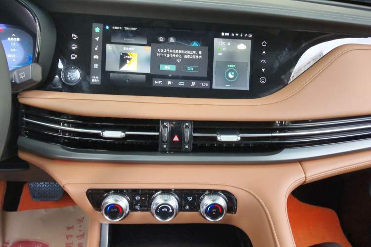 Used CHANGAN CS95 2023 2.0T All-Wheel Drive Premium PLUS Audio And AC Panel