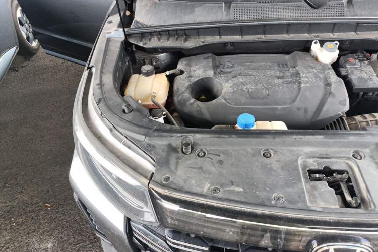 Used CHANGAN CS95 2023 2.0T All-Wheel Drive Premium PLUS Engine Bay Right