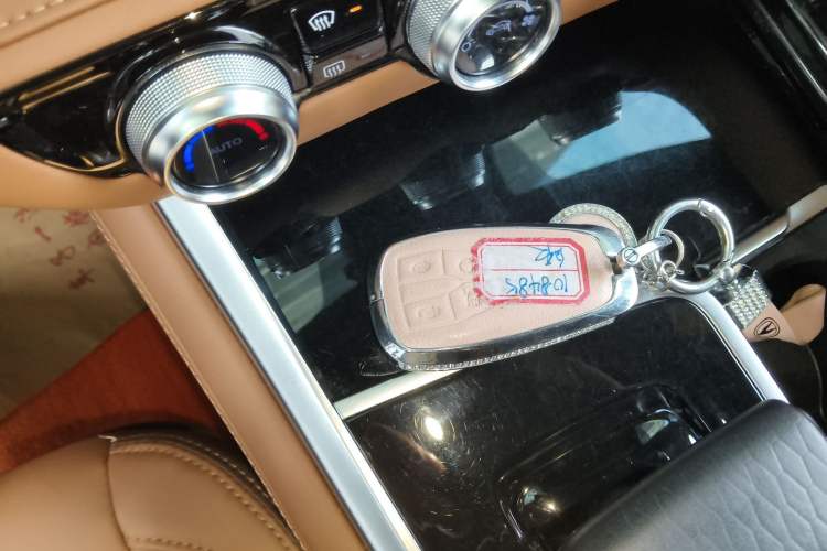 Used CHANGAN CS95 2023 2.0T All-Wheel Drive Premium PLUS Interior 1