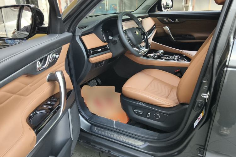 Used CHANGAN CS95 2023 2.0T All-Wheel Drive Premium PLUS Interior 3