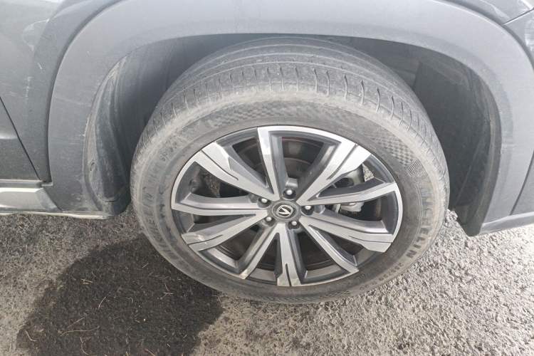 Used CHANGAN CS95 2023 2.0T All-Wheel Drive Premium PLUS Right Front Wheel Hub