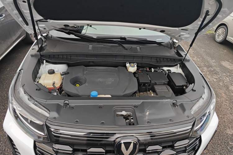 Used CHANGAN CS95 2023 2.0T All-Wheel Drive Premium PLUS Engine Bay