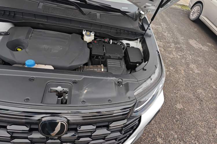 Used CHANGAN CS95 2023 2.0T All-Wheel Drive Premium PLUS Engine Bay Left