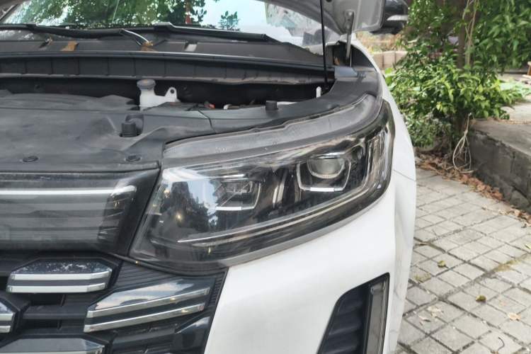 Used CHANGAN CS95 2023 2.0T All-Wheel-Drive Luxury PLUS Model Engine Bay Left