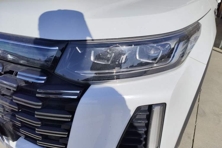 Used CHANGAN CS95 2023 2.0T All-Wheel-Drive Luxury PLUS Model Left Front Headlight