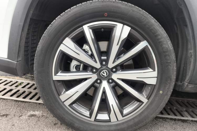 Used CHANGAN CS95 2023 2.0T Two-Wheel Drive Luxury PLUS Left Front Wheel Hub
