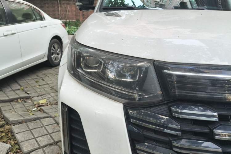 Used CHANGAN CS95 2023 2.0T All-Wheel-Drive Luxury PLUS Model Right Front Headlight