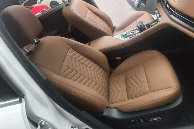 Used CHANGAN CS95 2023 2.0T Two-Wheel Drive Luxury PLUS Right Front Seat