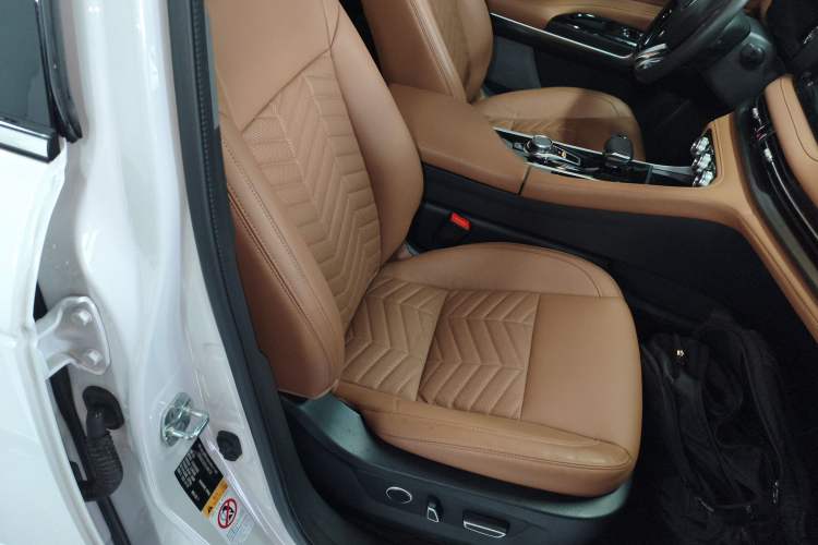 Used CHANGAN CS95 2023 2.0T Two-Wheel Drive Luxury PLUS Right Front Seat