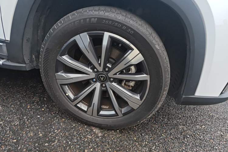 Used CHANGAN CS95 2023 2.0T All-Wheel Drive Premium PLUS Right Front Wheel Hub