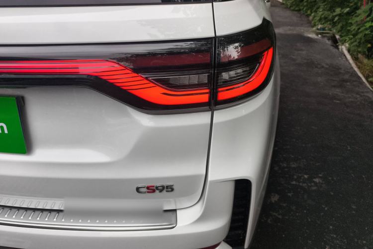 Used CHANGAN CS95 2023 2.0T Two-Wheel Drive Luxury PLUS Right Rear Taillight