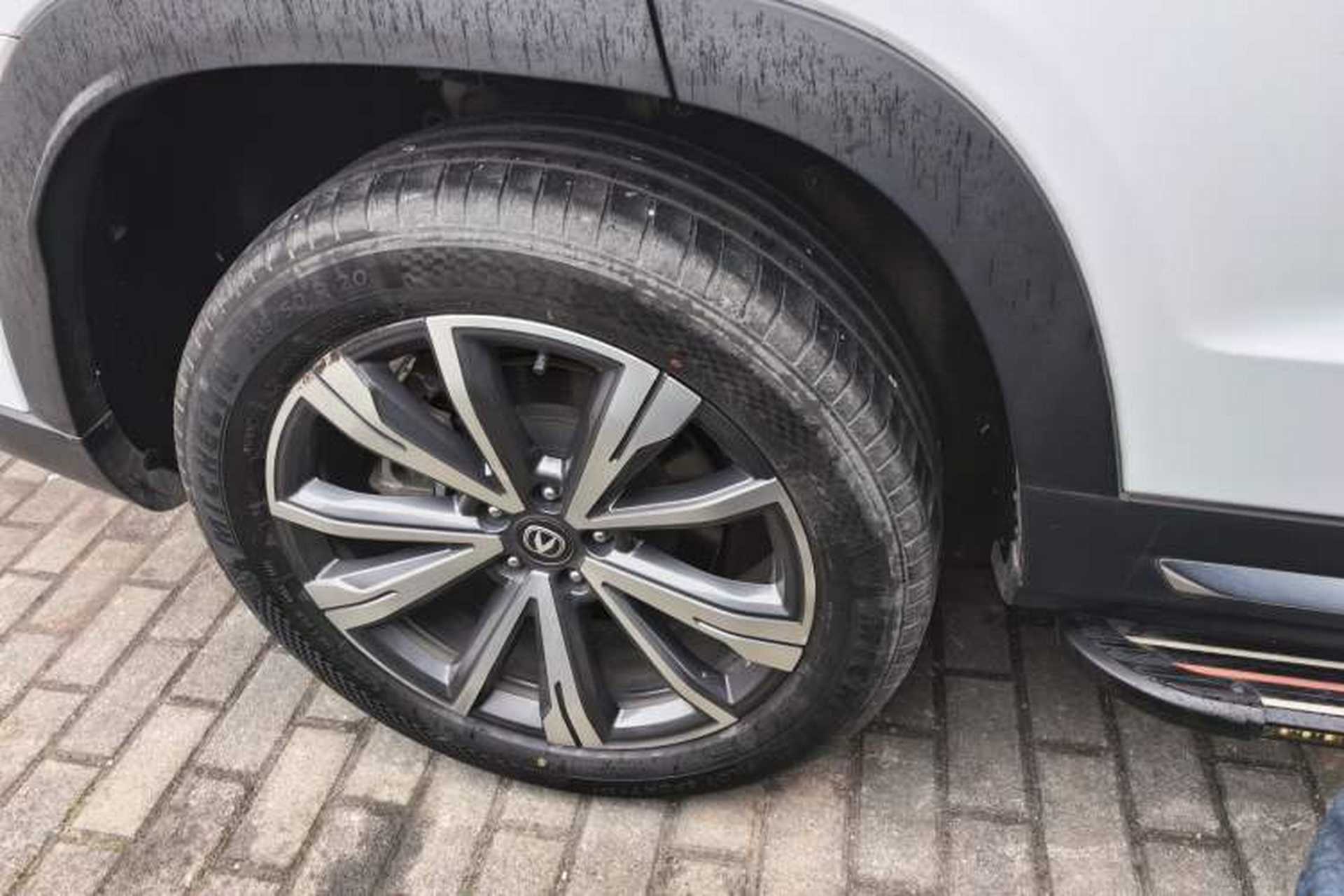 Used CHANGAN CS95 2023 2.0T All-Wheel Drive Premium PLUS Right Rear Wheel Hub