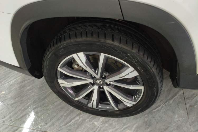 Used CHANGAN CS95 2023 2.0T Two-Wheel Drive Luxury PLUS Right Rear Wheel Hub