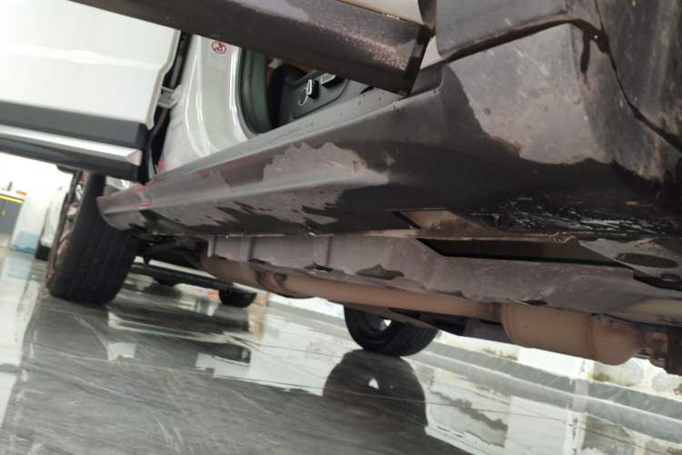 Used CHANGAN CS95 2023 2.0T Two-Wheel Drive Luxury PLUS Right Side Sill
