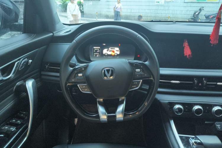 Used CHANGAN CS95 2023 2.0T All-Wheel-Drive Luxury PLUS Model Steering Wheel