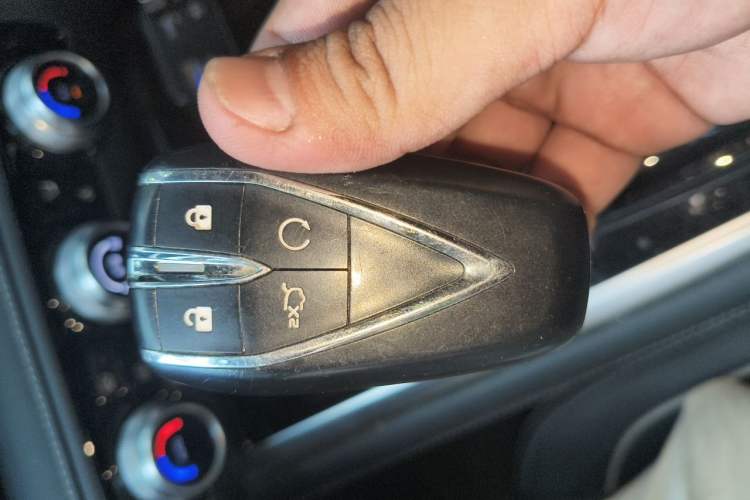 Used CHANGAN CS95 2023 2.0T All-Wheel-Drive Luxury PLUS Model Vehicle Key