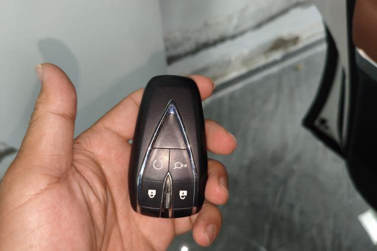Used CHANGAN CS95 2023 2.0T Two-Wheel Drive Luxury PLUS Vehicle Key