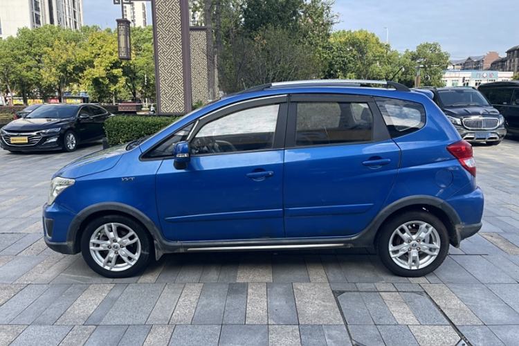 Used CHANGAN CX20 2014 1.4L Manual Sport Edition China V Standard Exterior 5