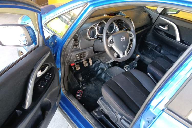 Used CHANGAN CX20 2014 1.4L Manual Sport Edition China V Standard Interior 3