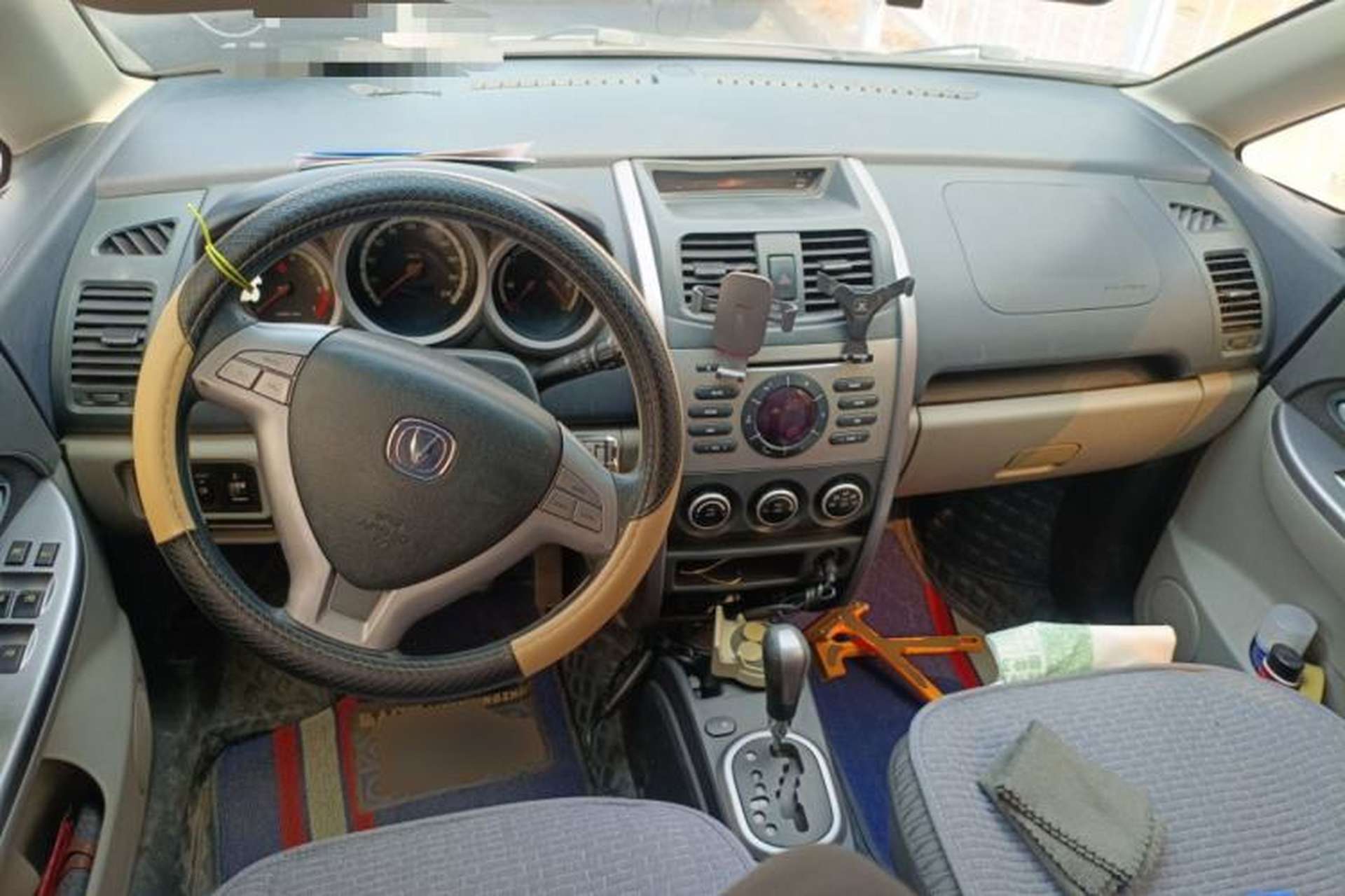 Used CHANGAN CX20 2011 1.3L Automatic Sport Edition Center Console