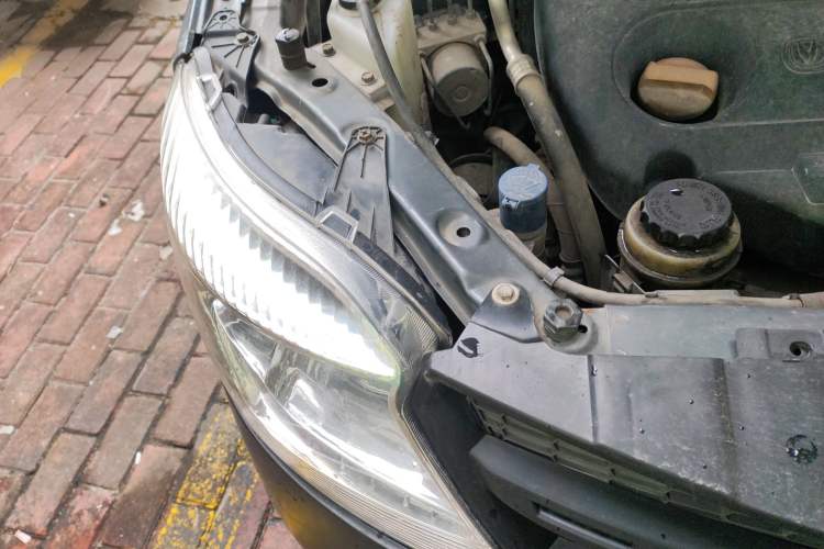Used CHANGAN CX20 2011 1.3L Automatic Sport Edition Right Front Headlight