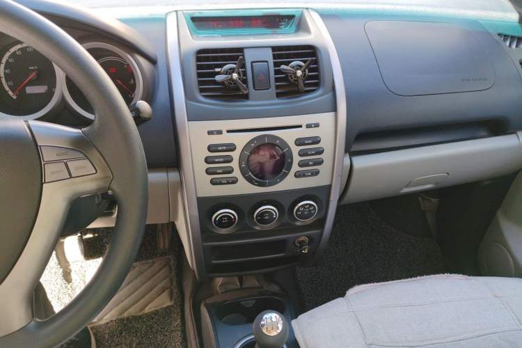 Used CHANGAN CX20 2011 1.3L Manual Sport Edition Audio And AC Panel