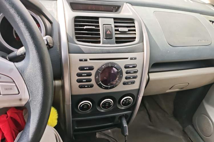 Used CHANGAN CX20 2011 1.3L Manual Sport Edition Audio And AC Panel