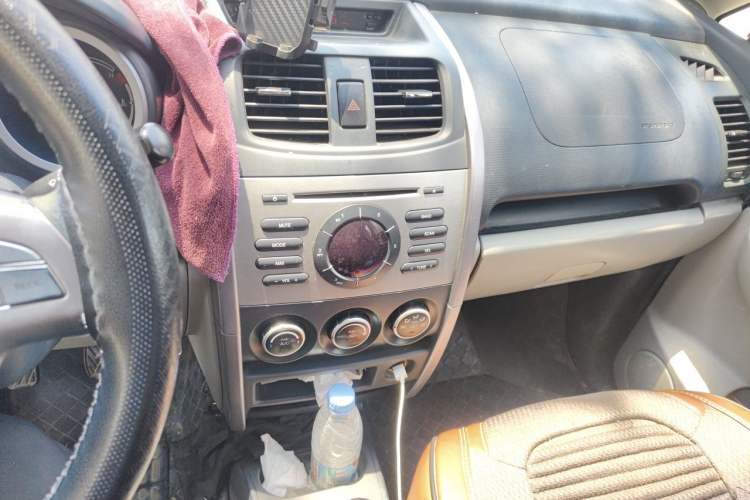 Used CHANGAN CX20 2011 1.3L Manual Sport Edition Audio And AC Panel