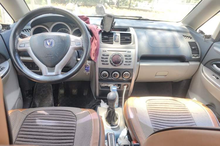 Used CHANGAN CX20 2011 1.3L Manual Sport Edition Center Console