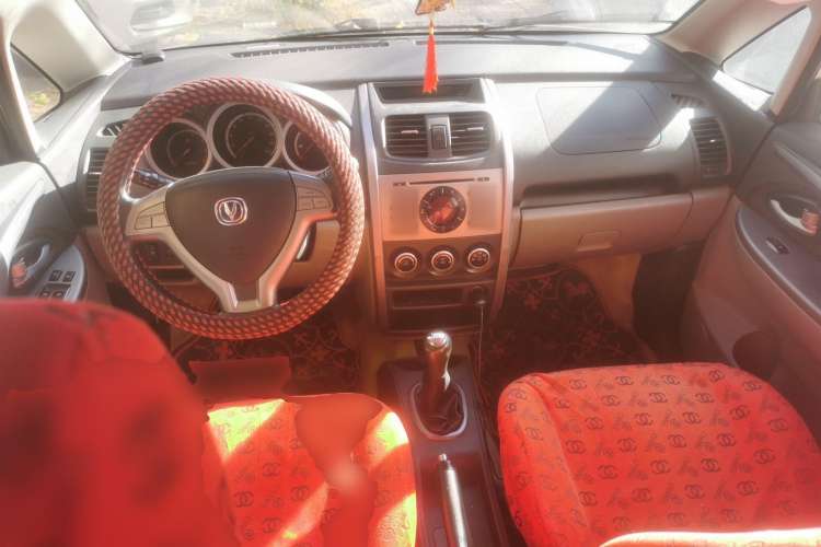 Used CHANGAN CX20 2011 1.3L Manual Sport Edition Center Console