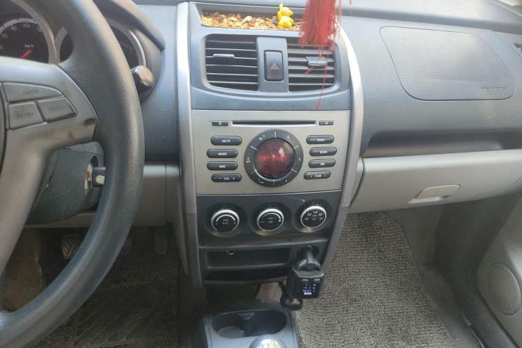 Used CHANGAN CX20 2011 1.3L Manual Sport Edition Audio And AC Panel