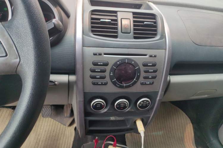 Used CHANGAN CX20 2011 1.3L Manual Sport Edition Audio And AC Panel